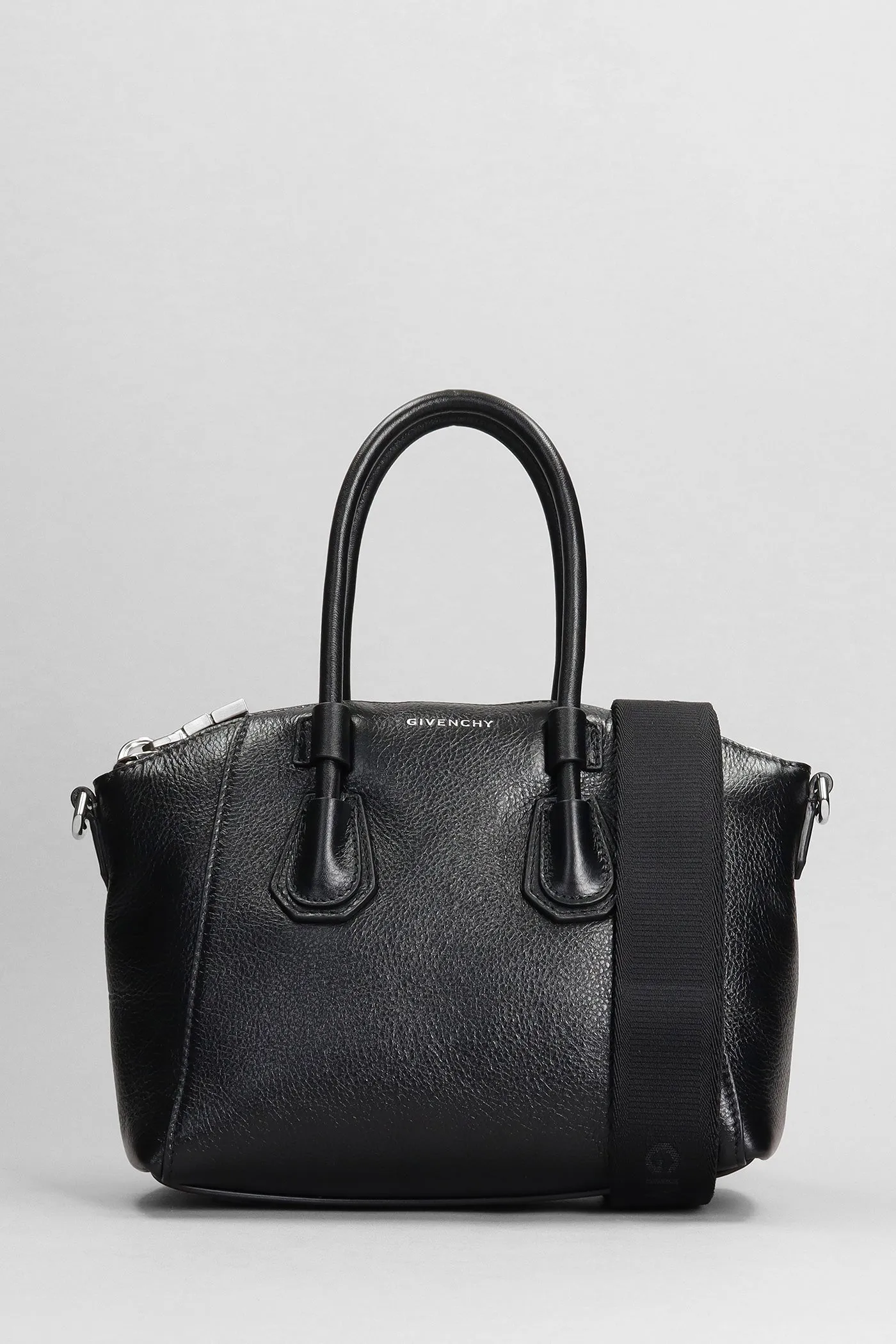 Antigona Hand bag in black leather