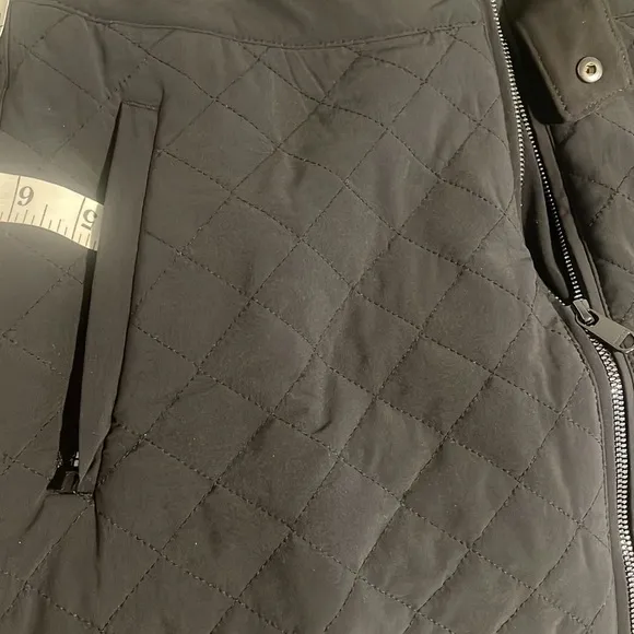 Athleta skirt Quilted Black Jupe Apres Ski Skirt Zipper bottom New Size 12