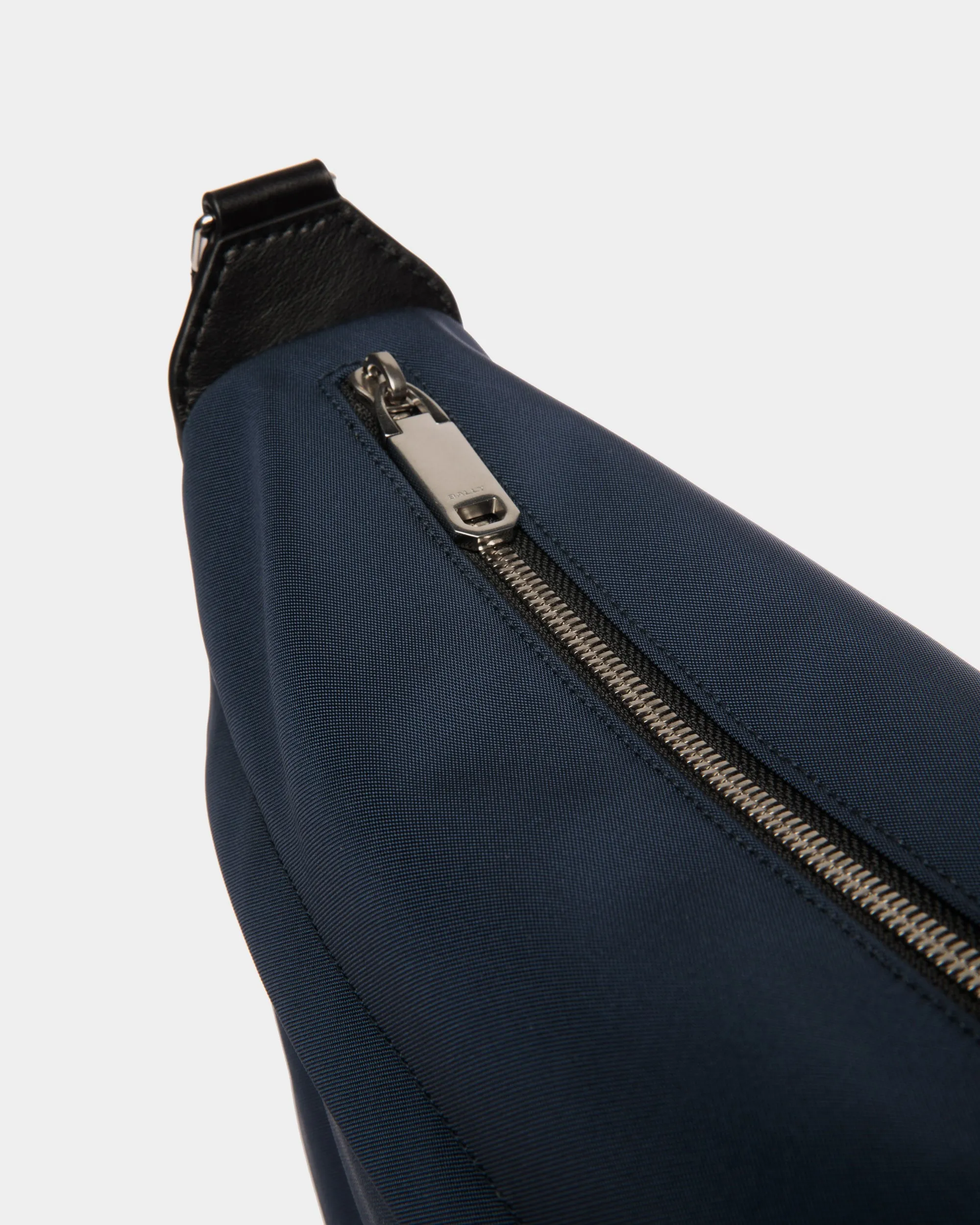Bar Messnger - Messenger Bag