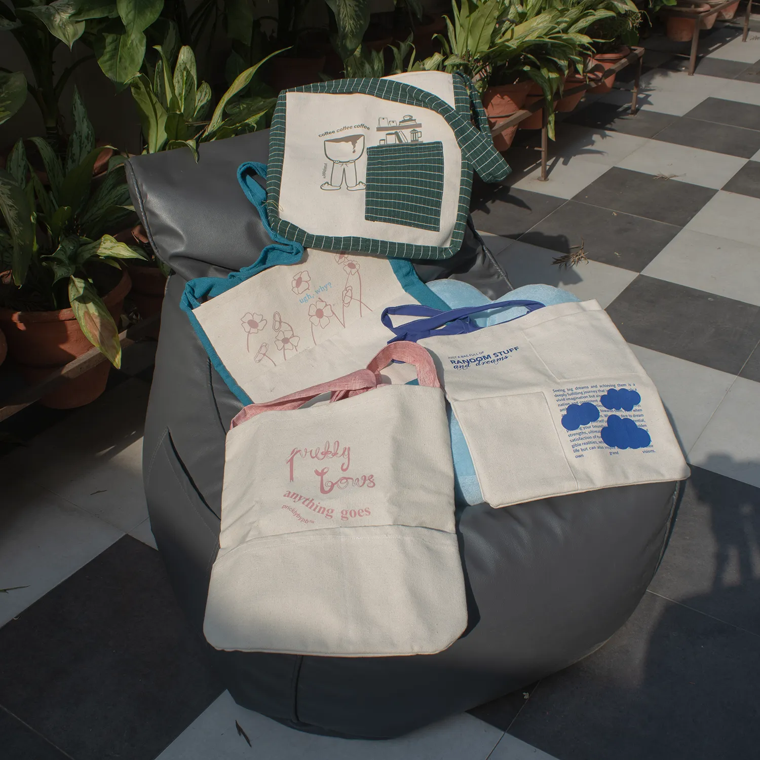 bowy tote bag