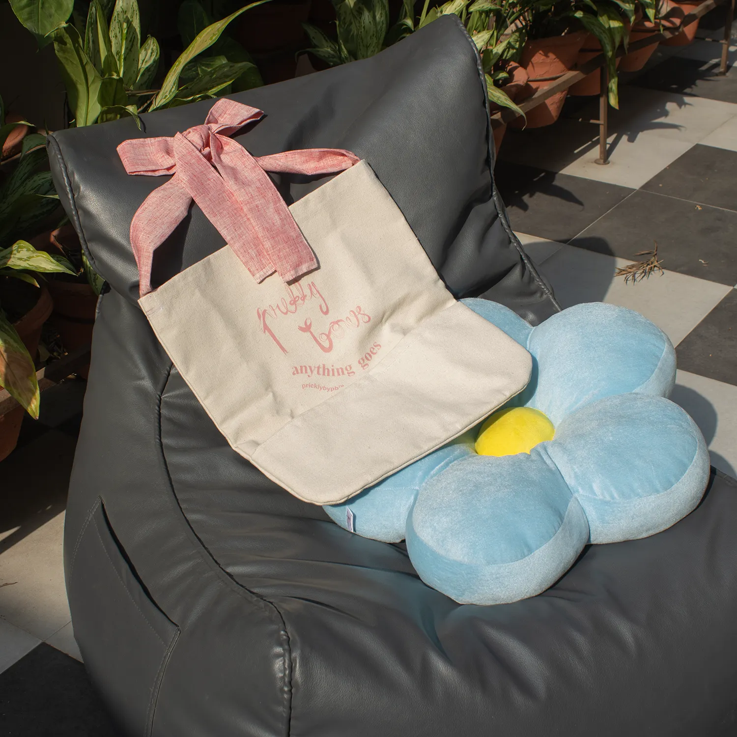 bowy tote bag