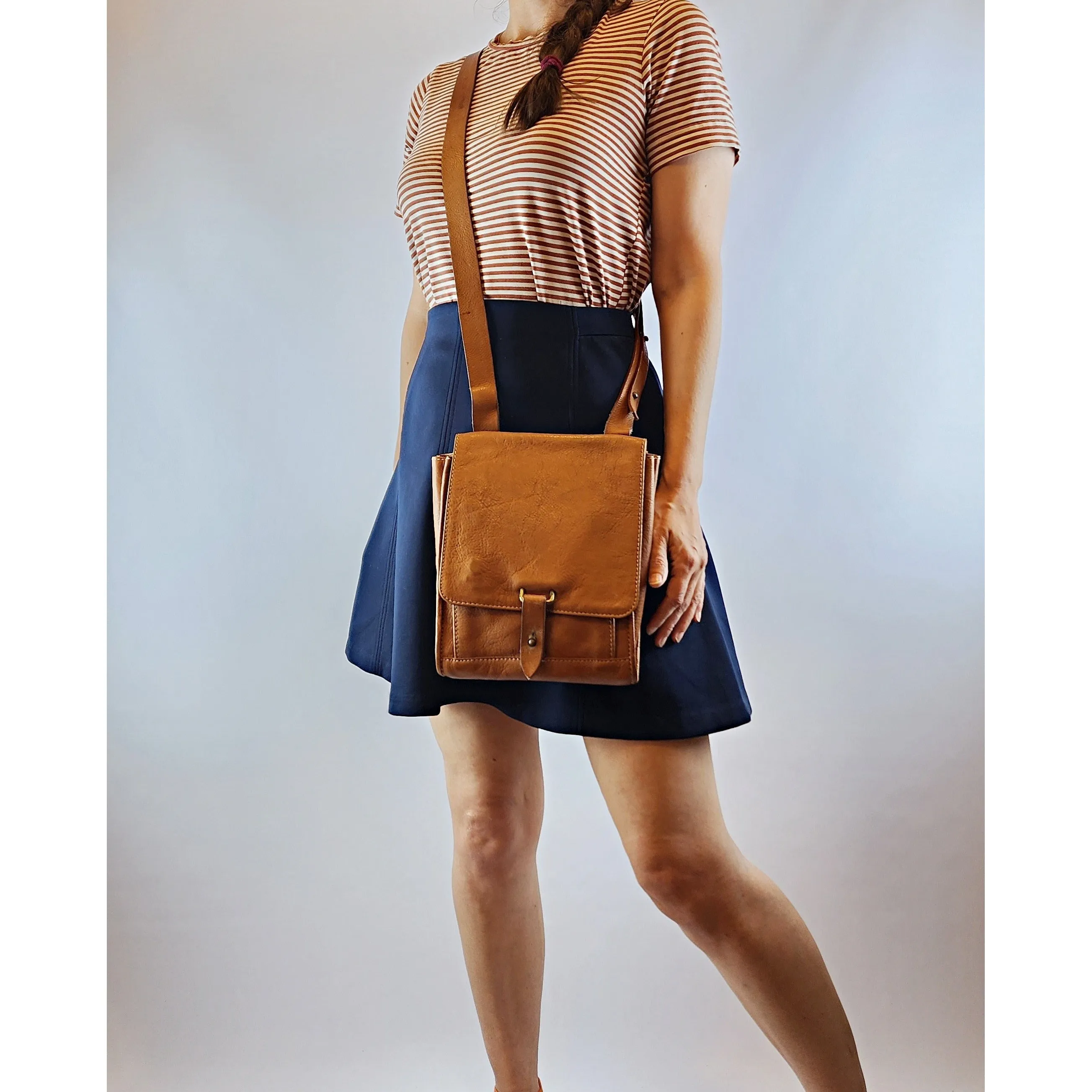Brown leather pre-loved vintage style cross body bag