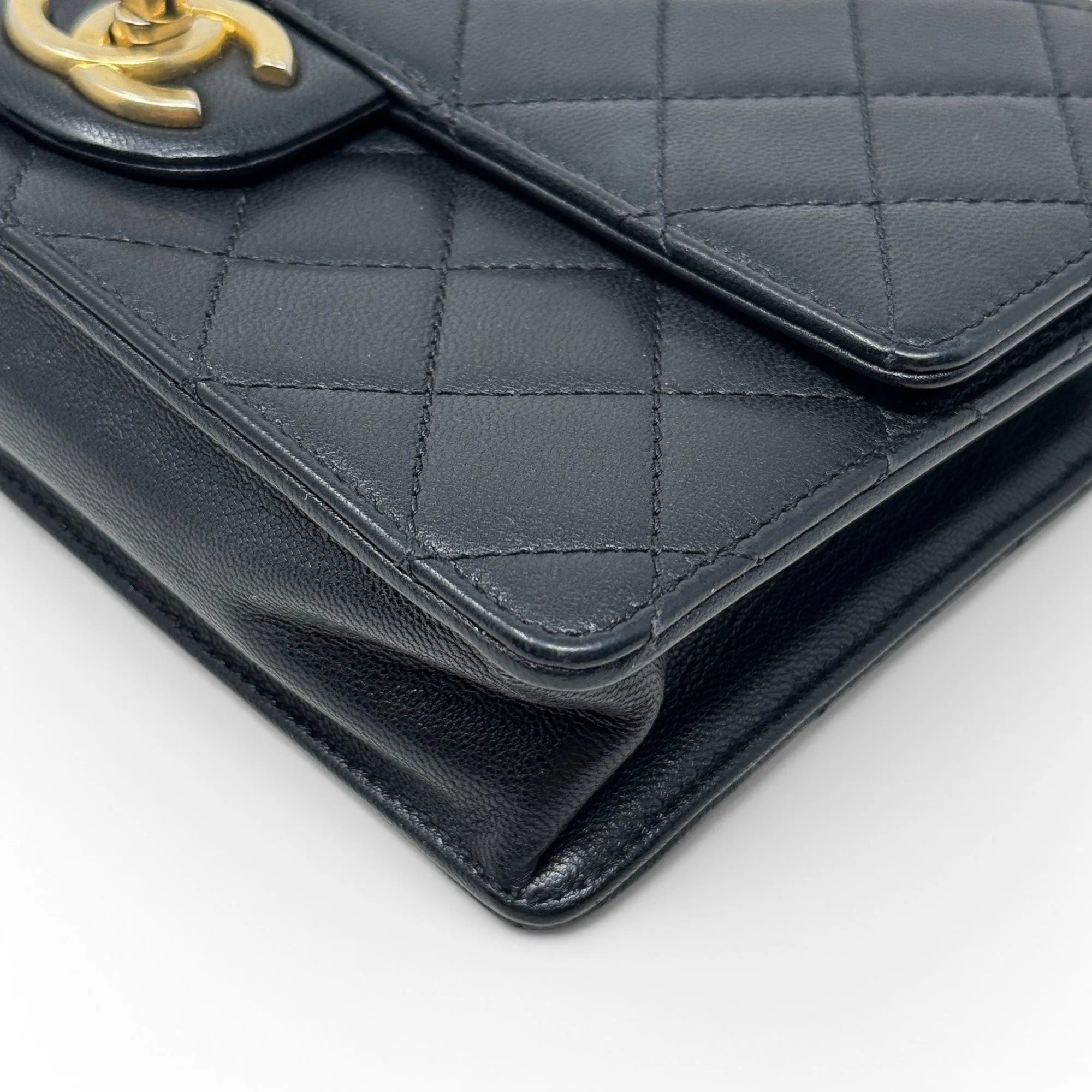 Chanel Black Small Chic Pearl Flap