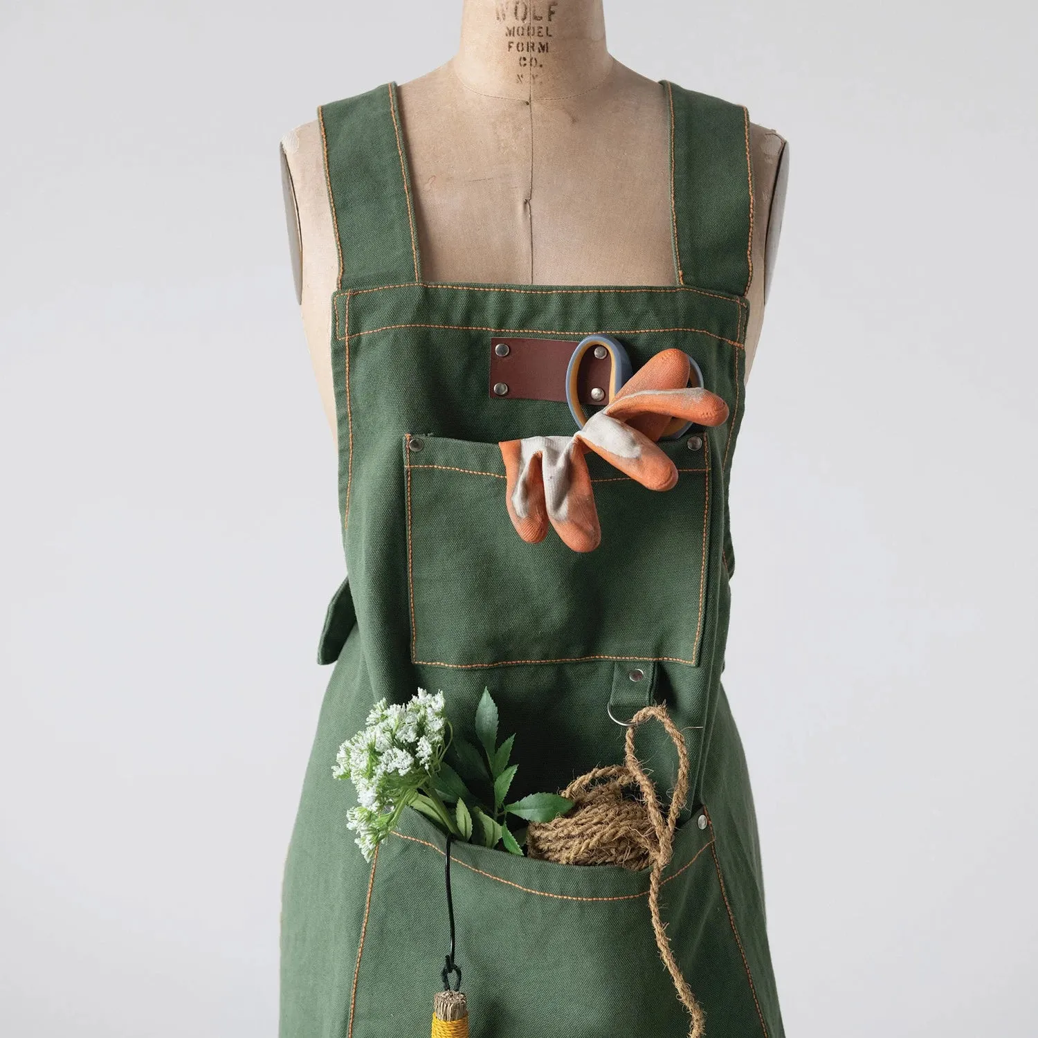 Cross Back Apron with Pockets and Rivets
