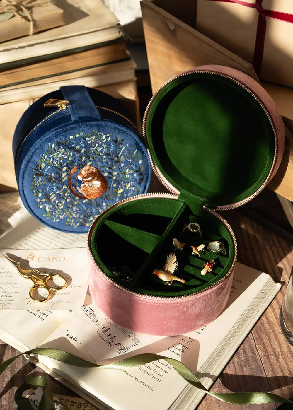 Fable England Chloe Dormouse Velvet Jewellerybox Navy