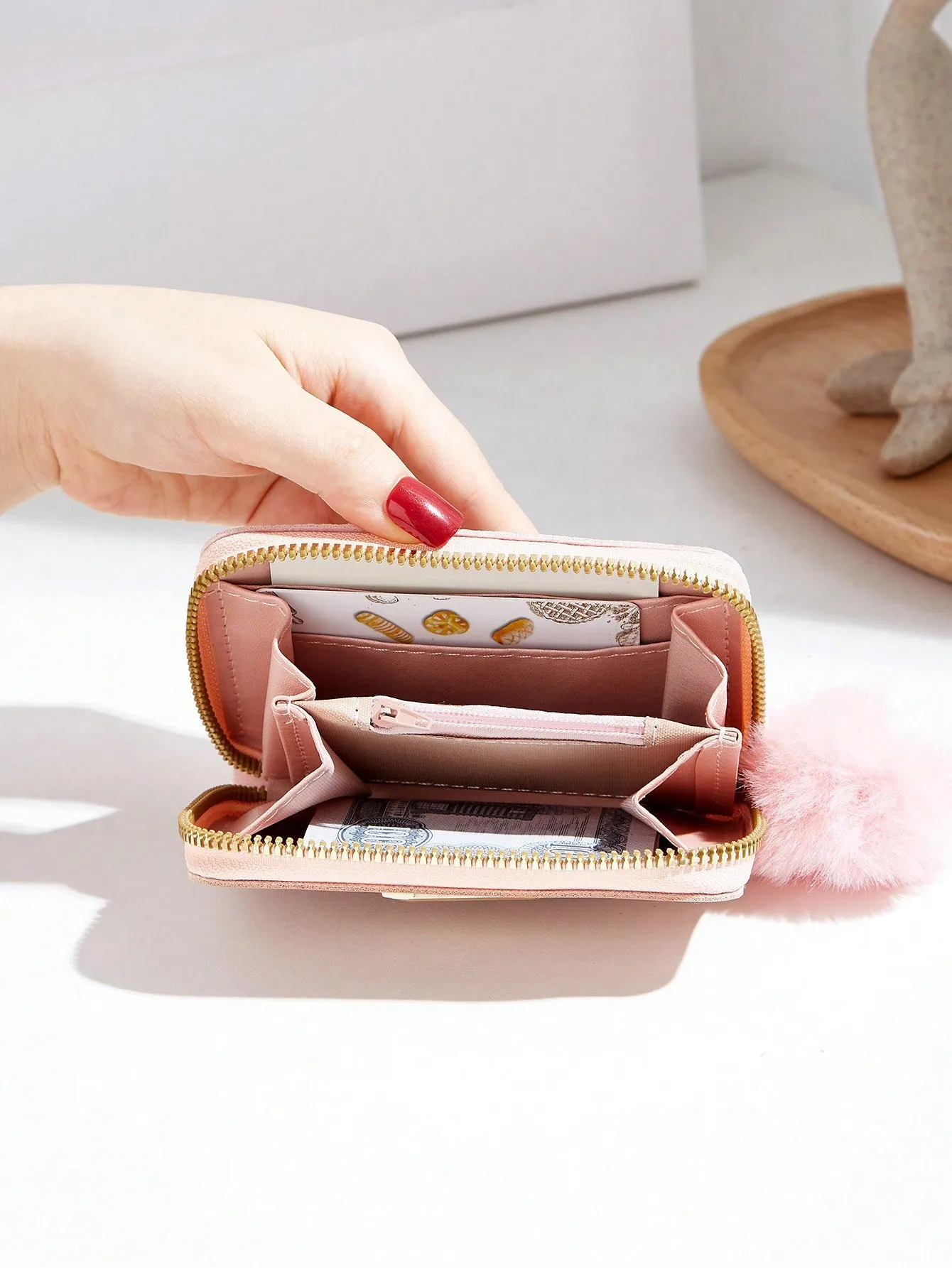 Fluffyry Ball Geometric Pattern Short Wallet