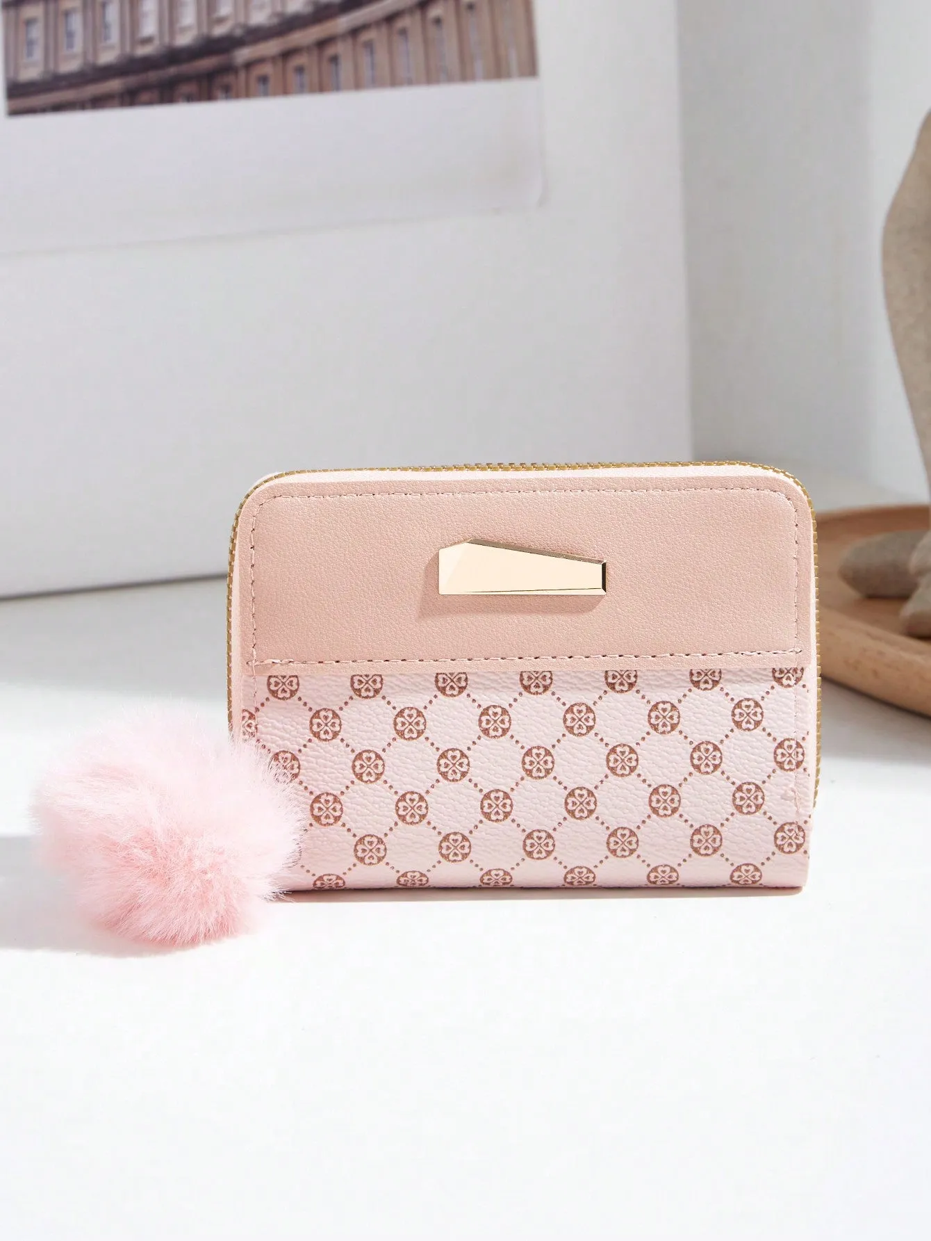 Fluffyry Ball Geometric Pattern Short Wallet