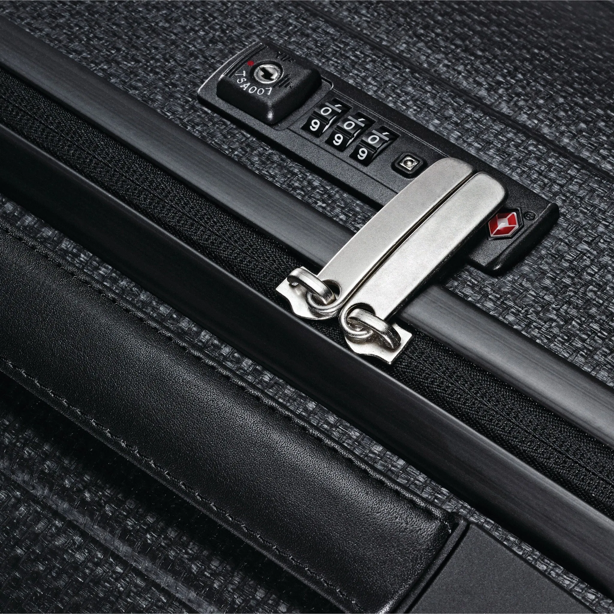Hartmann InnovAire Global Carry On Spinner