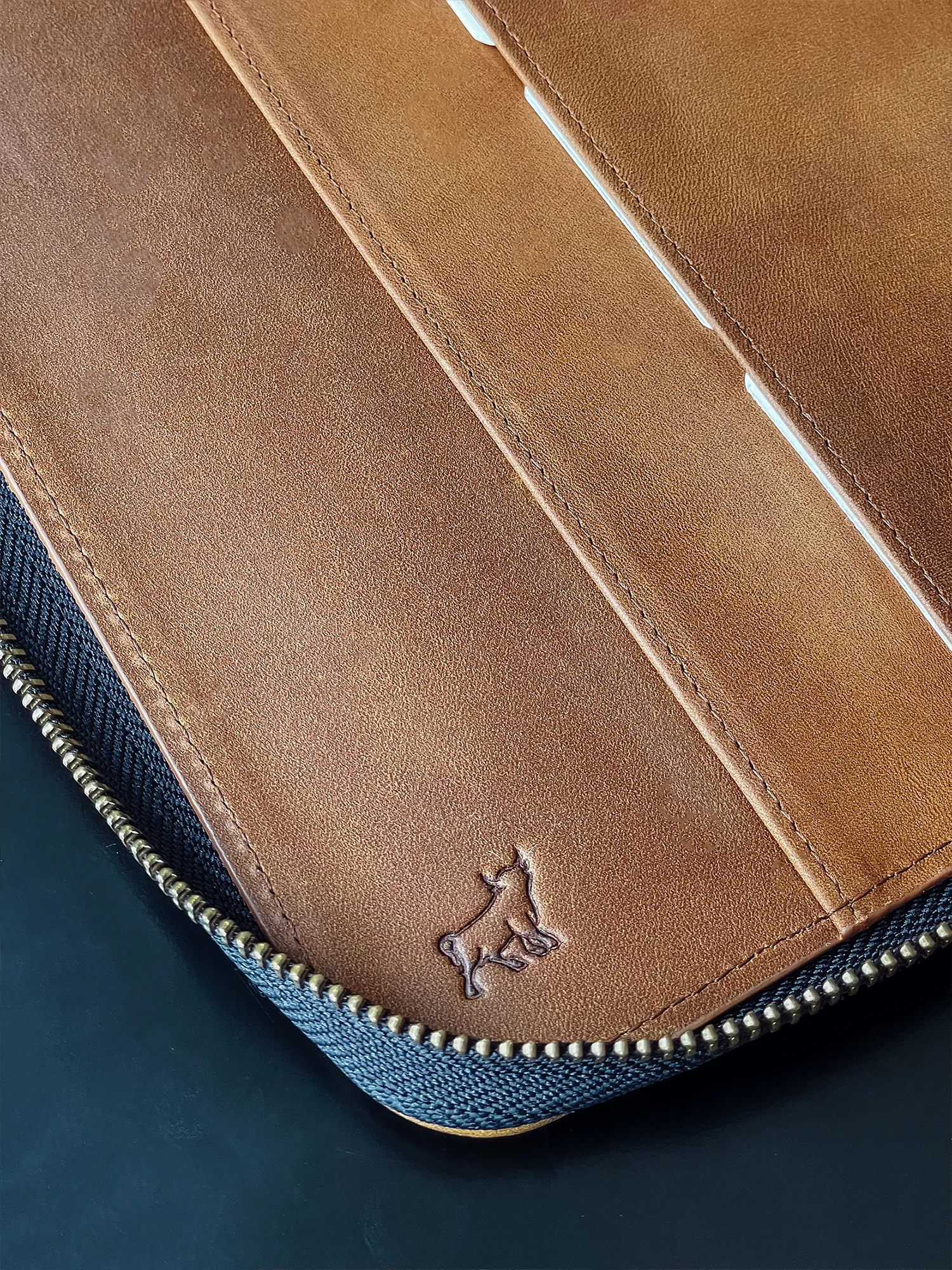 Leonard Notebook   20-Year Portfolio - 11" Tablet