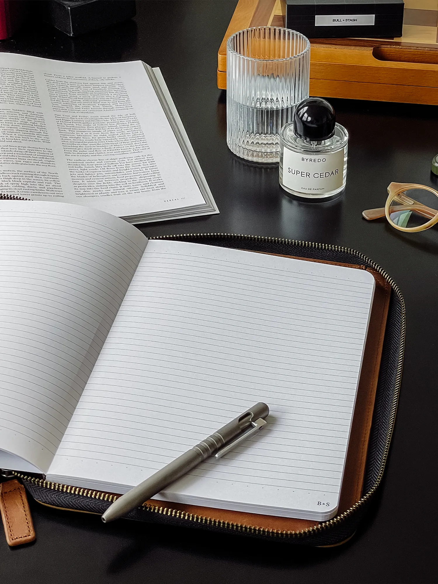 Leonard Notebook   20-Year Portfolio - 11" Tablet