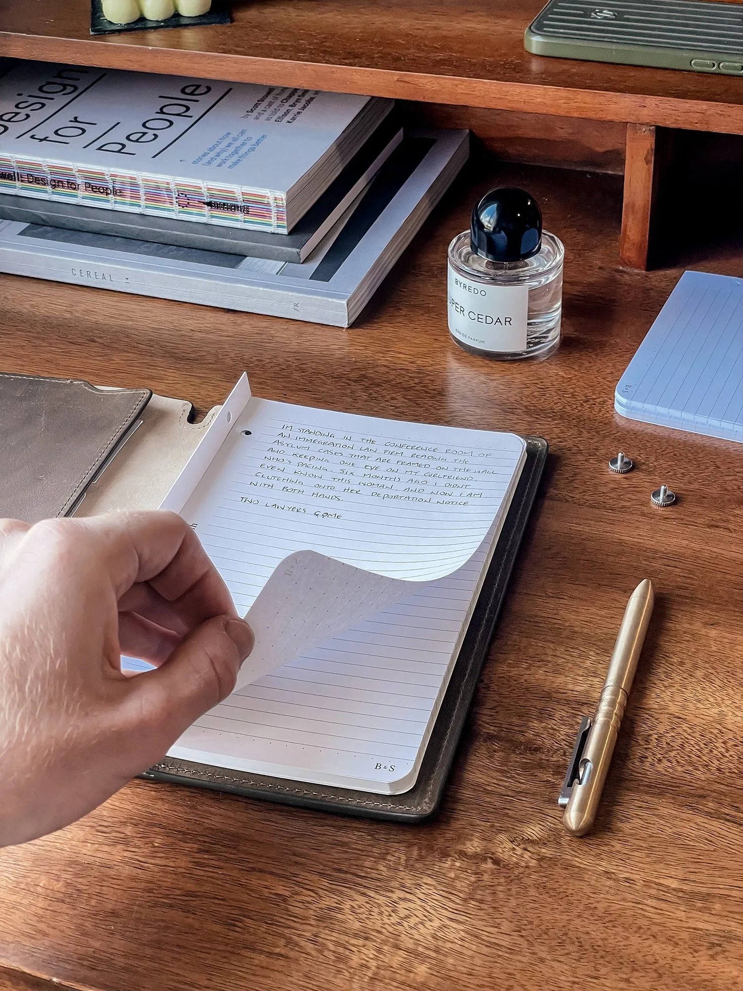 Leonard Notebook   20-Year Portfolio - 11" Tablet