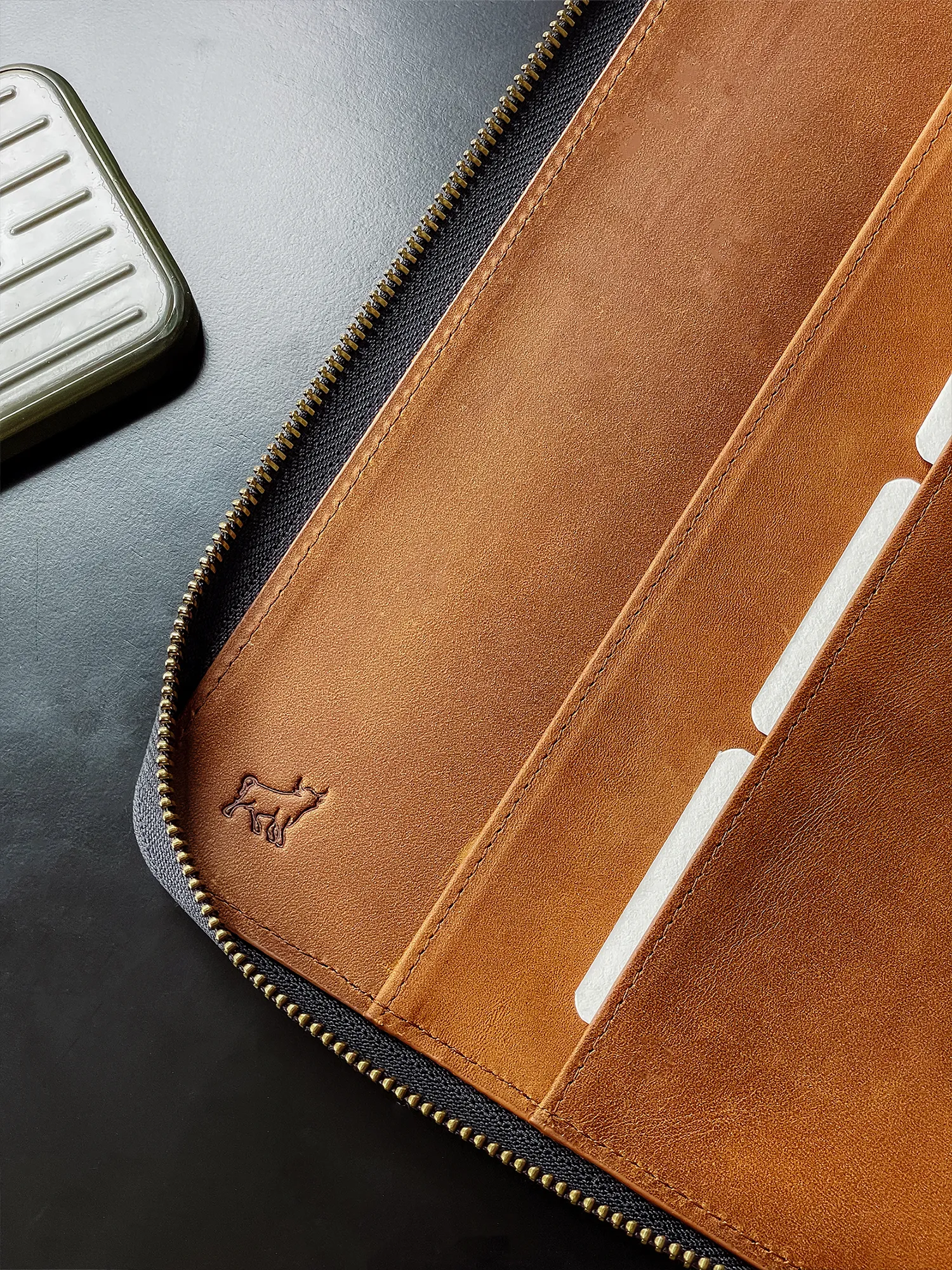Leonard Notebook   20-Year Portfolio - 11" Tablet