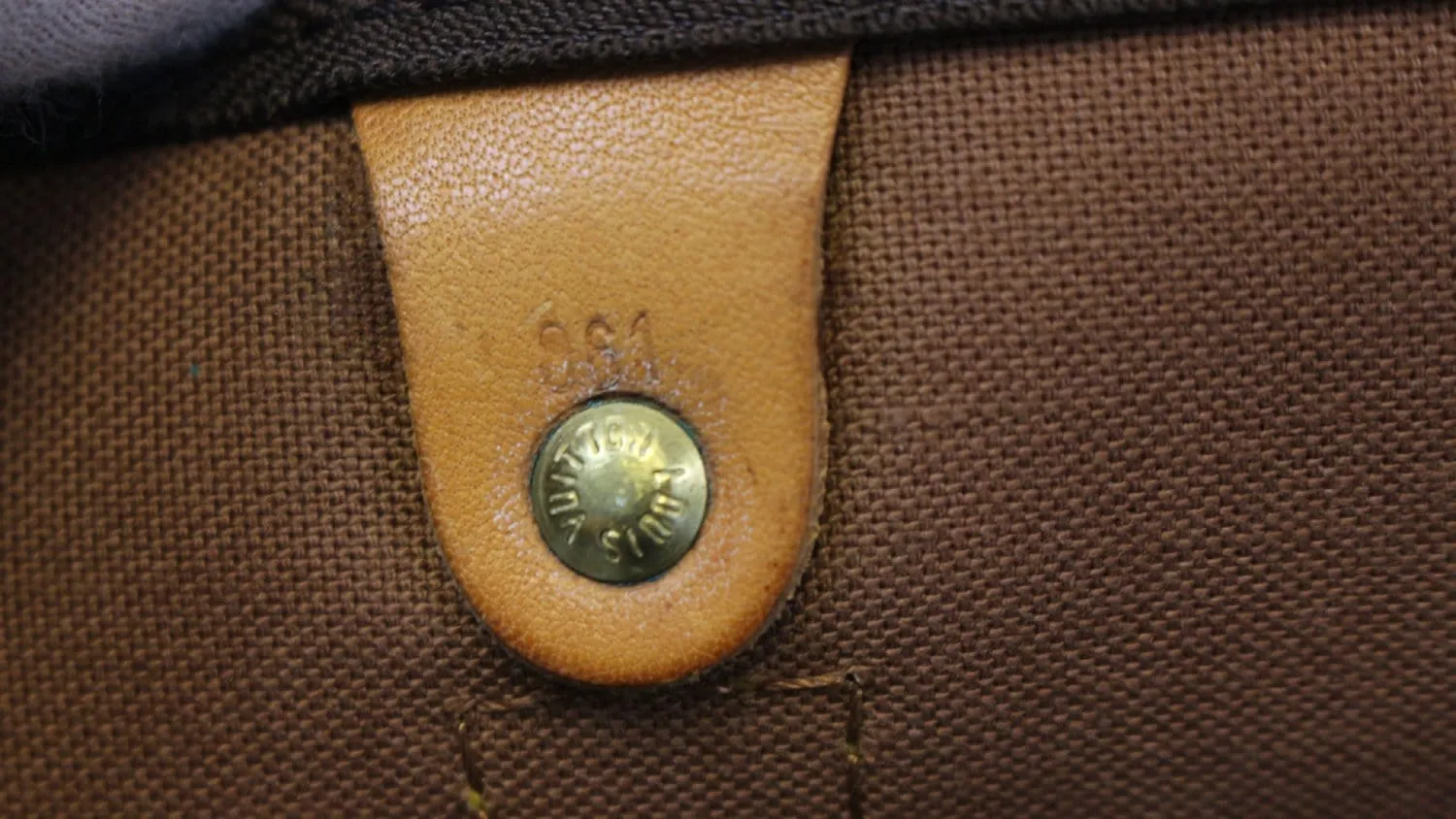 LOUIS VUITTON Monogram Canvas Brown Keepall 60 Bandouliere Travel Bag