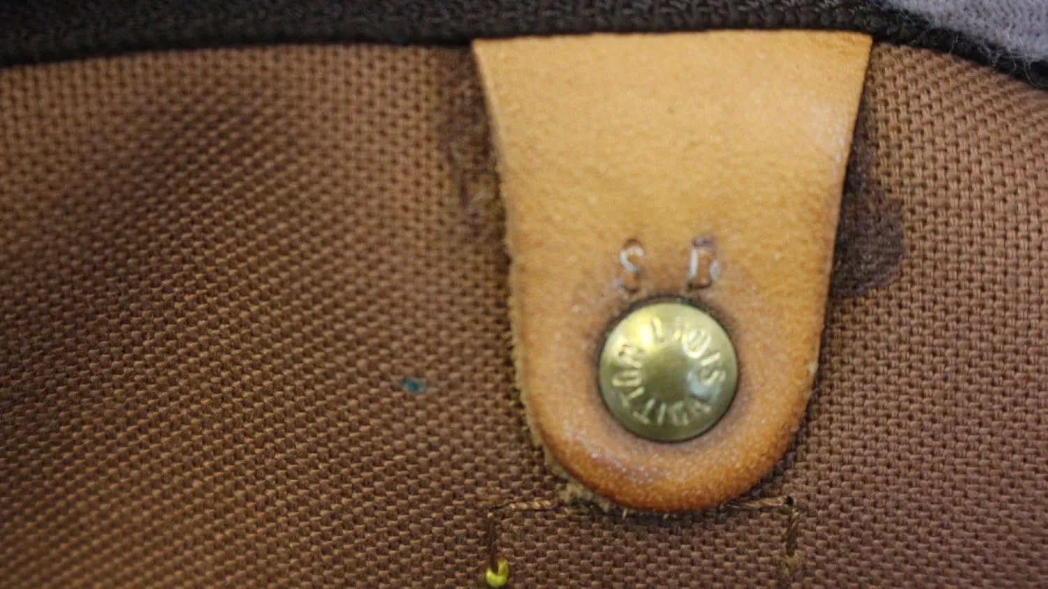 LOUIS VUITTON Monogram Canvas Brown Keepall 60 Bandouliere Travel Bag