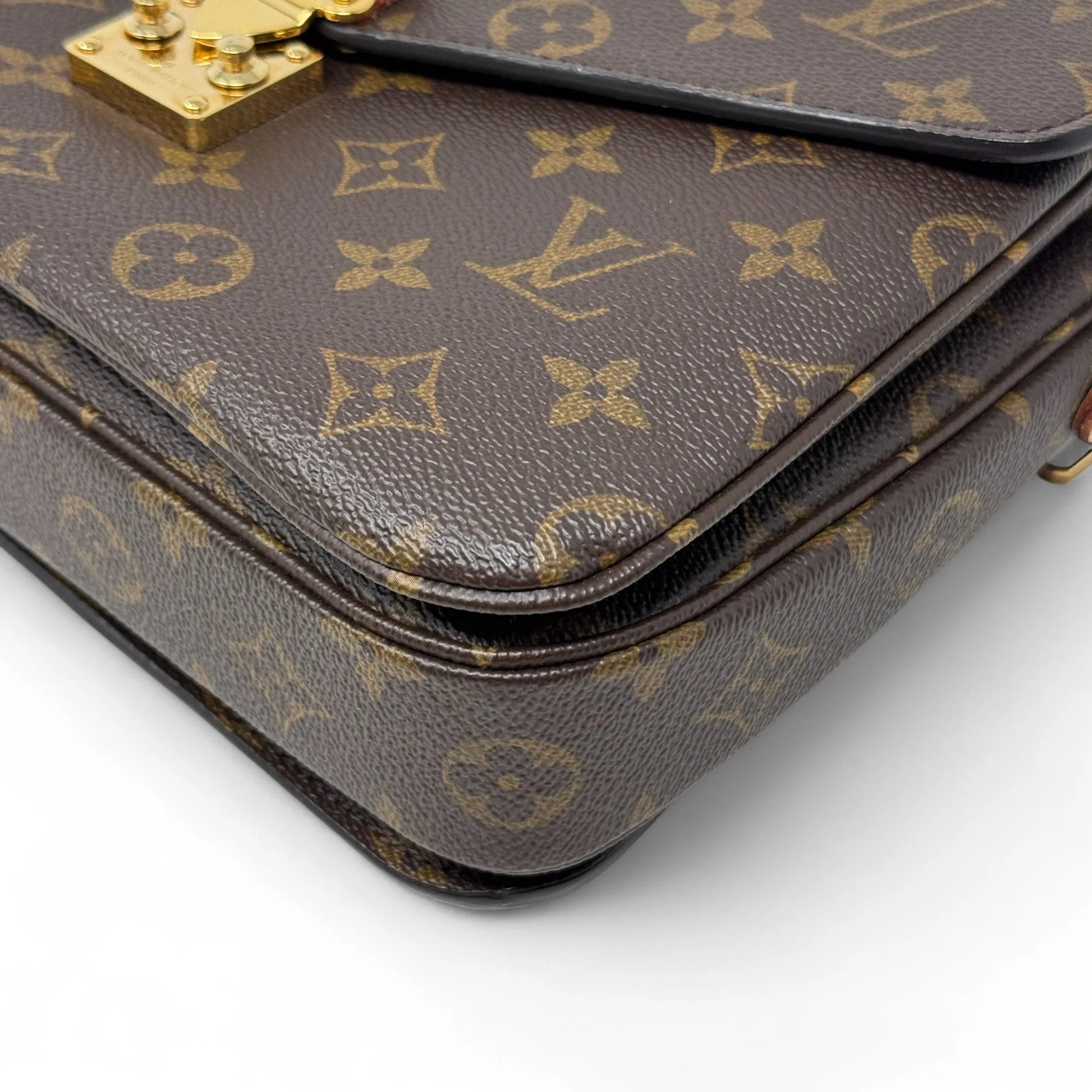 Louis Vuitton Monogram Pochette Metis