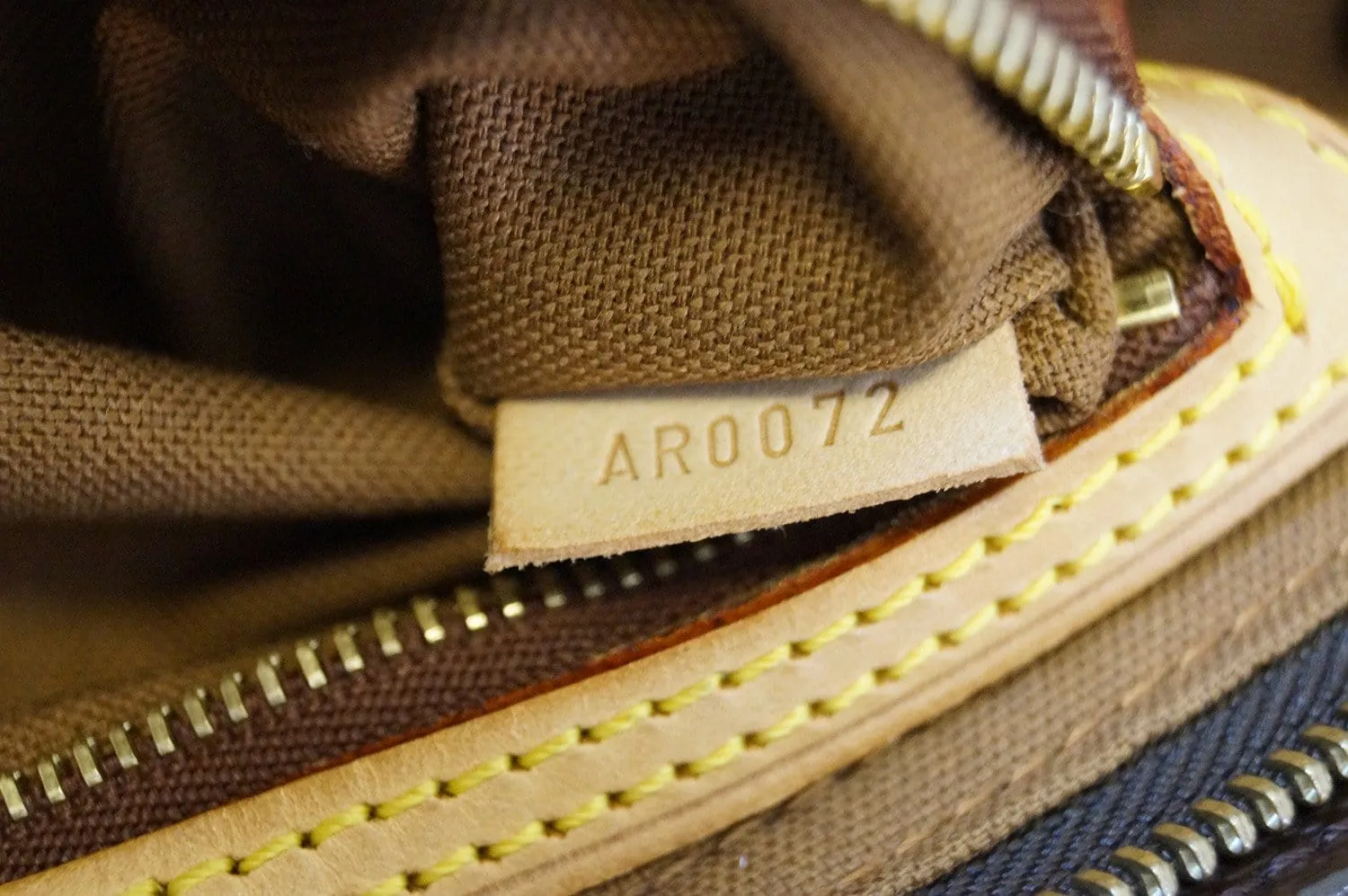 LOUIS VUITTON Monogram Trotteur Shoulder Bag