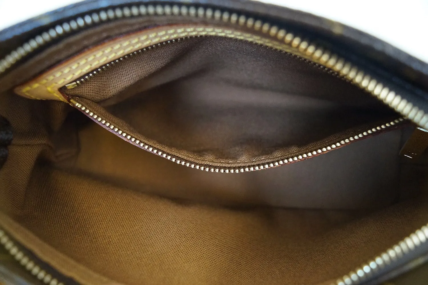 LOUIS VUITTON Monogram Trotteur Shoulder Bag