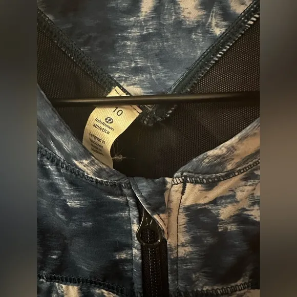 Lululemon Light Speed Vest Sea Side Silver Fox Alberta Lake Sz 10