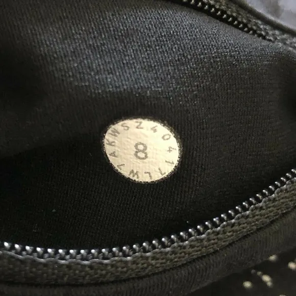 Lululemon Women Night View White Black Print 4&quot; Low Rise Run Times Short II 8