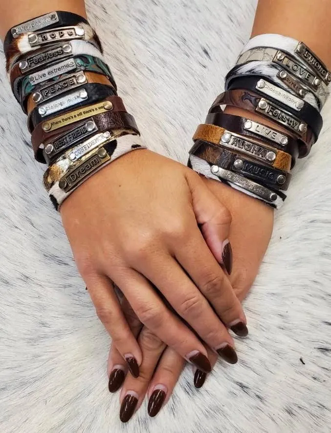 Mae Positive Inspiration Embellished Mini Cuff: Silver Fearle / Beige Croco Fur