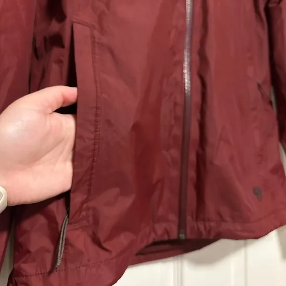 Mountain Hardwear Red Rain Jacket Women's Size M, Medium