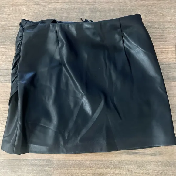 NEW House of Harlow 1960 Faux Leather Skirt-Size XS-Black