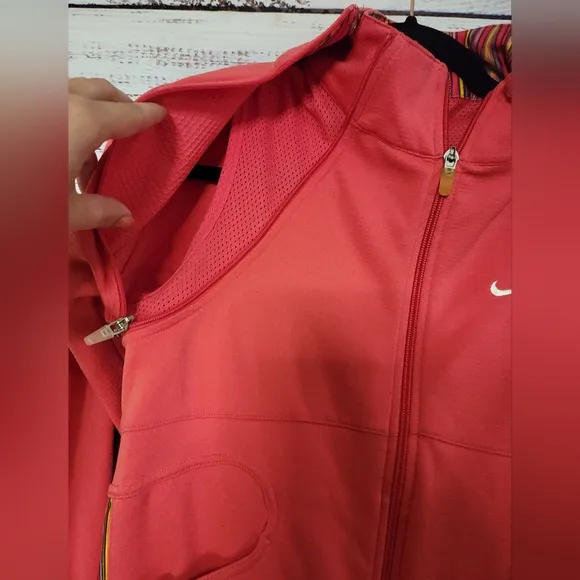 NIKE ZIP UP WITH REMOVABLE SLEVES S