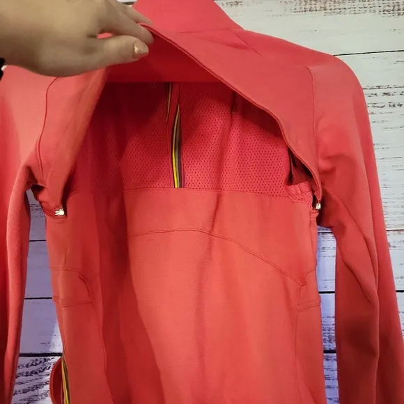 NIKE ZIP UP WITH REMOVABLE SLEVES S