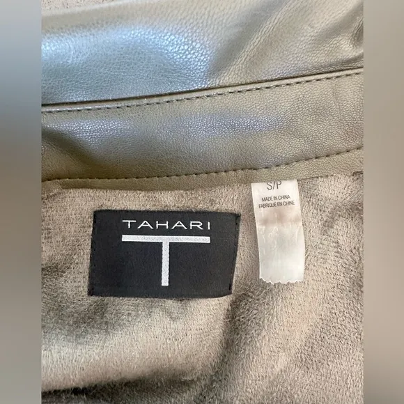 NWOT - T TAHARI Women’s Olive Faux Leather Snap Button Shacket - SMALL