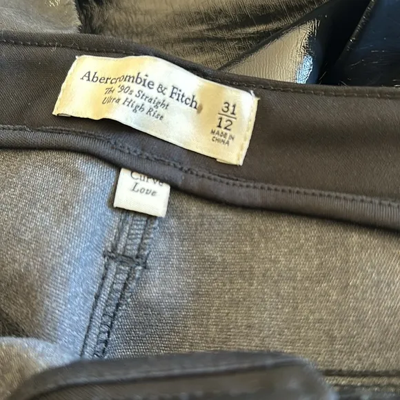 NWT  Abercrombie &amp; Fitch The 90s Straight Ultra High Rise Faux Leather Pant