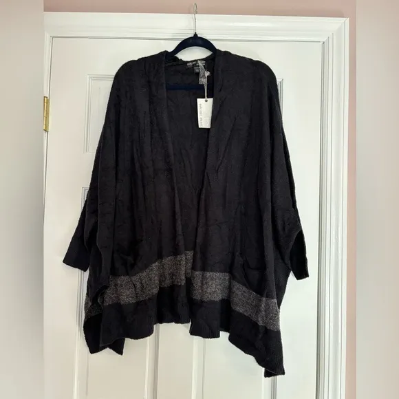 NWT Barefoot Dreams® Cliffside Circle Wrap