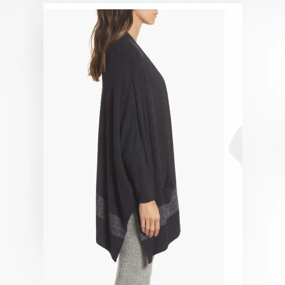 NWT Barefoot Dreams® Cliffside Circle Wrap