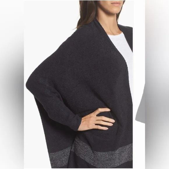 NWT Barefoot Dreams® Cliffside Circle Wrap