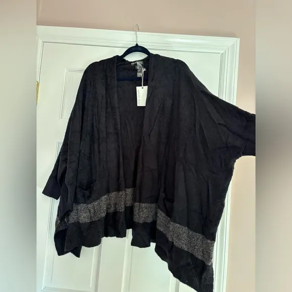 NWT Barefoot Dreams® Cliffside Circle Wrap