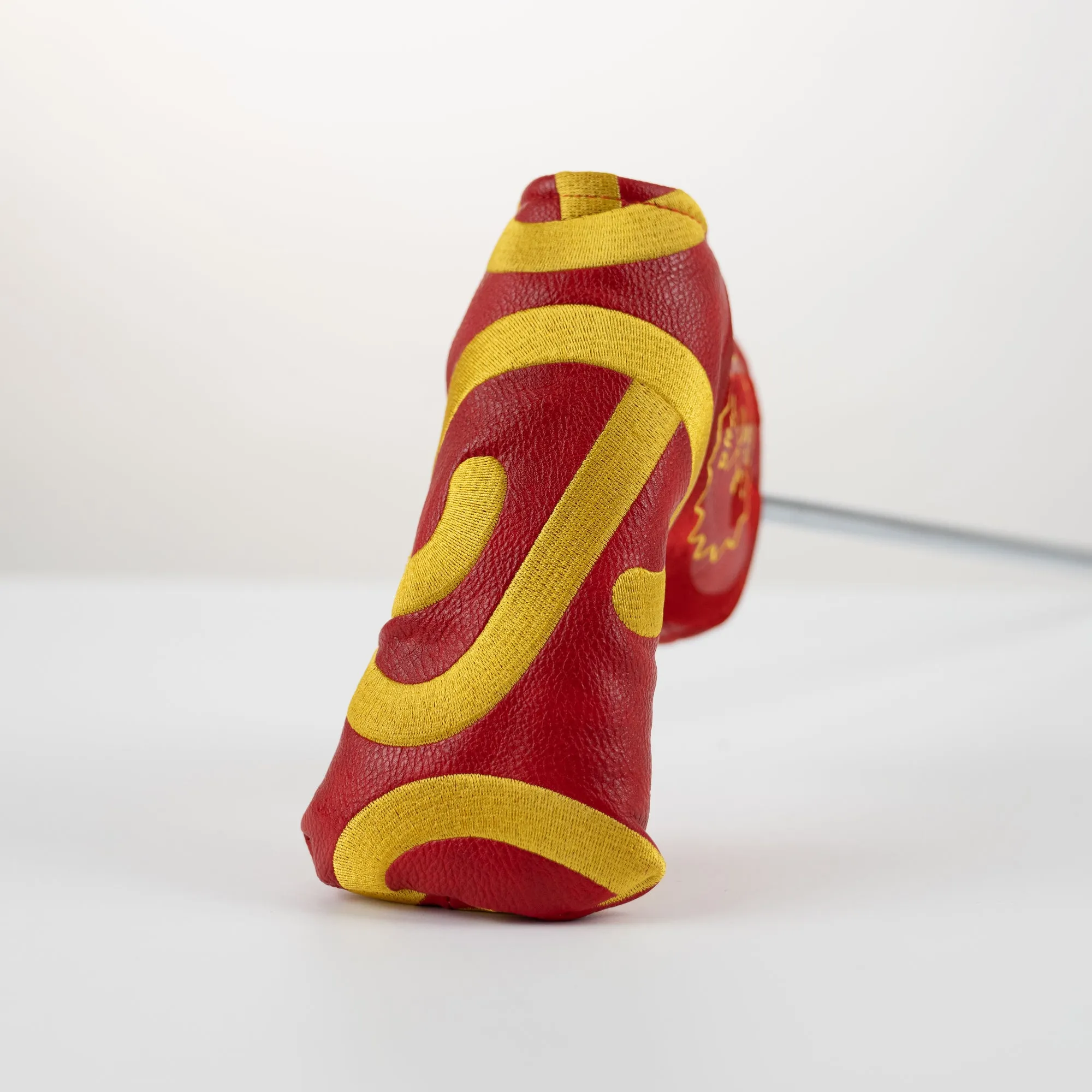 "P" Script Dancing Putter Cover