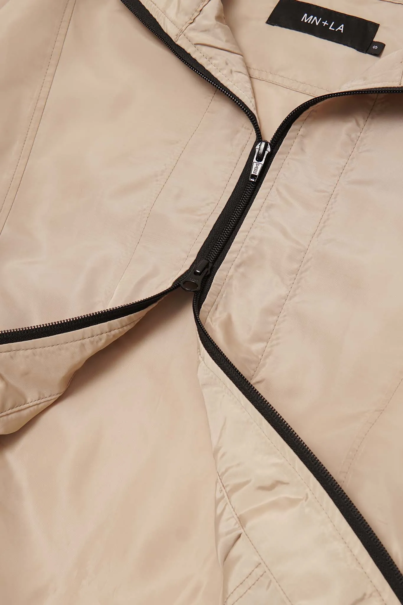 "WAGWAN" WINDBREAKER V2 IN FOSSIL