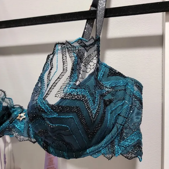 Savage X Fenty Shining Star Embroidered Half Cup Plunge Bra