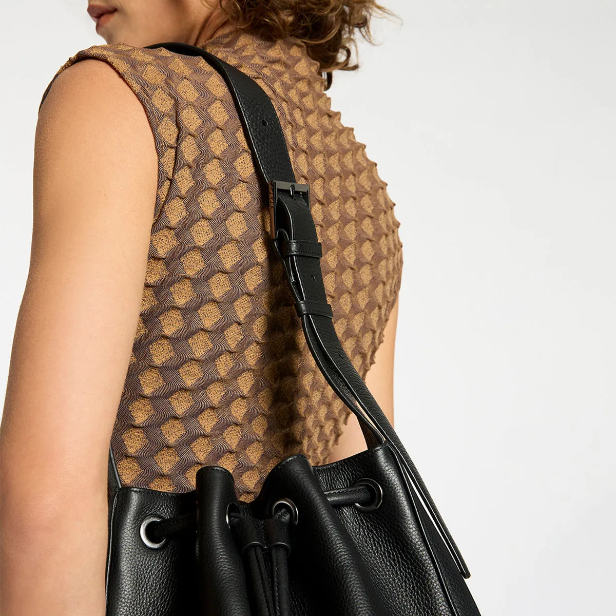 Seclusion Bag - Black