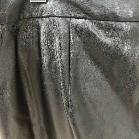Shelli Segal Faux Leather skirt