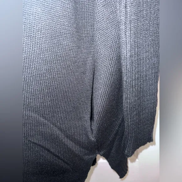 Skinnygirl Oversized open front Black cardigan with pockets has ribbed sleeves