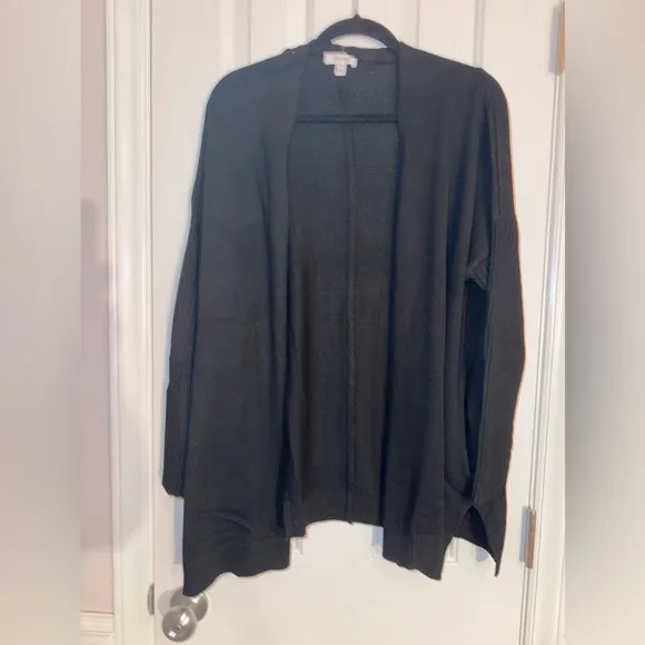 Skinnygirl Oversized open front Black cardigan with pockets has ribbed sleeves