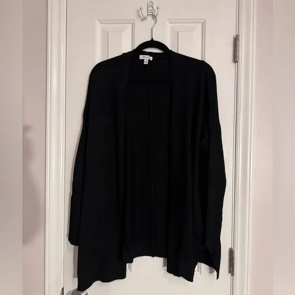 Skinnygirl Oversized open front Black cardigan with pockets has ribbed sleeves