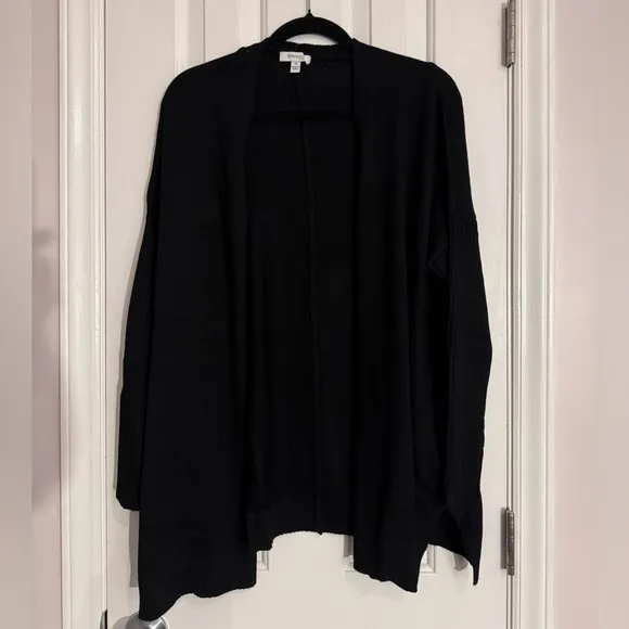 Skinnygirl Oversized open front Black cardigan with pockets has ribbed sleeves