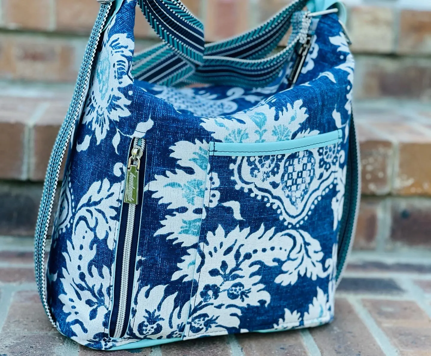 The Krystal Convertible Handbag in Magnolia Floral