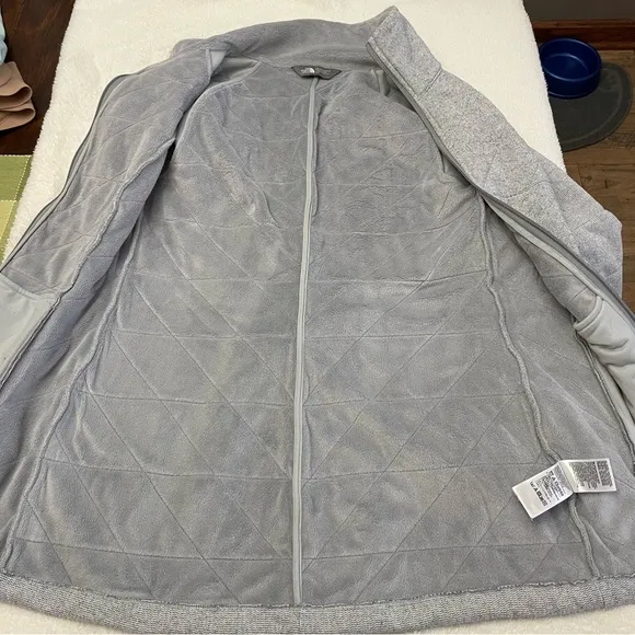 The North Face Gray Fitted Women’s Winter Jacket.  Size S
