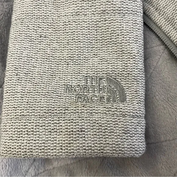 The North Face Gray Fitted Women’s Winter Jacket.  Size S
