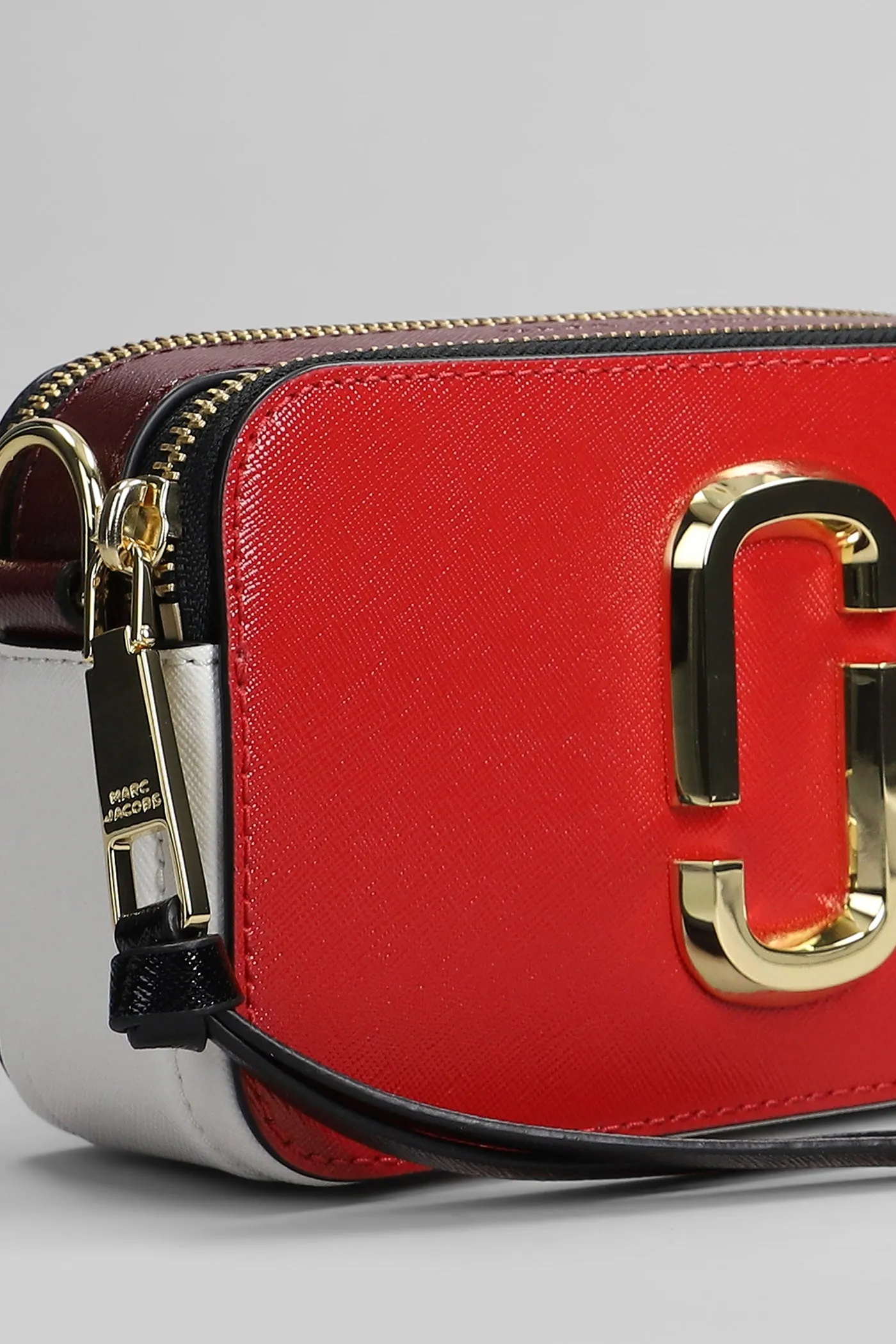 The snapshot Shoulder bag in red leather