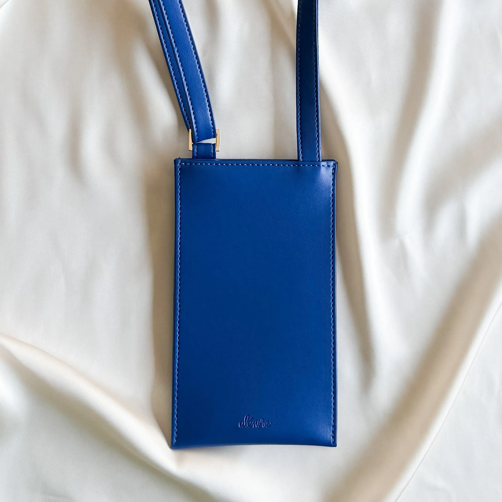 Vanilla Vegan Apple Leather Pouch | Royal Blue