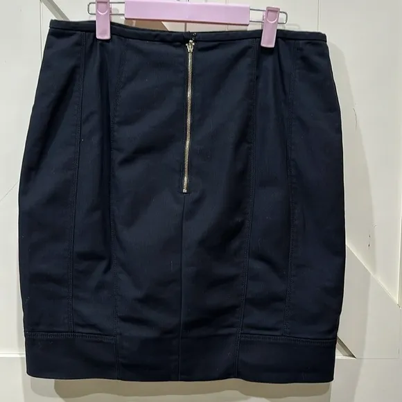 WHBM black zippered skirt. Size 12. Has lines going down for a flattering look.