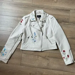 Women’s Floral Embroidered Moto Jacket Faux Leather Medium Ivory Multicolor